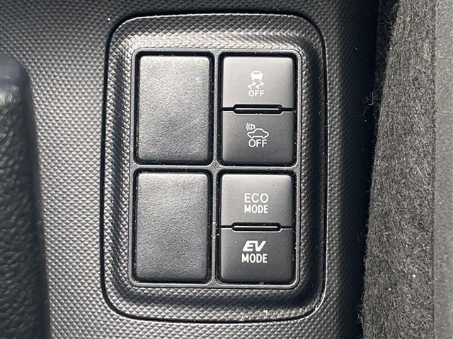 Toyota AQUA 2015 8005030-2