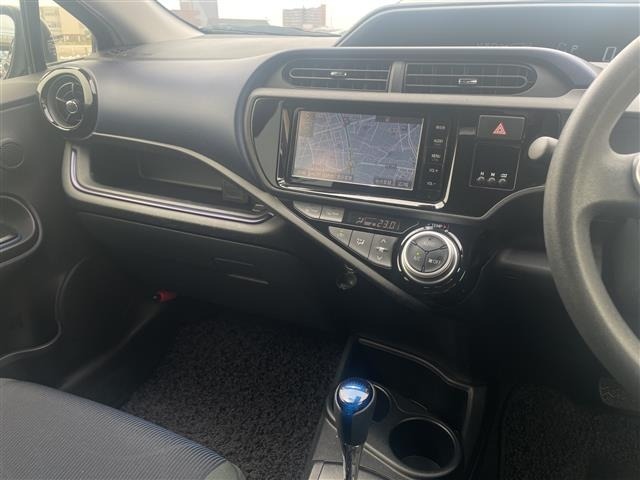 Toyota AQUA 2015 8005030-7