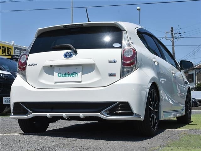 Toyota AQUA 2014 8005108-16