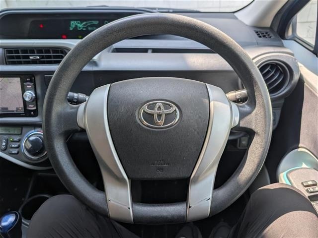 Toyota AQUA 2012 8005132-12