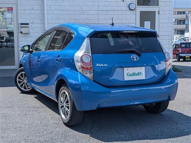 Toyota AQUA 2012 8005132-13