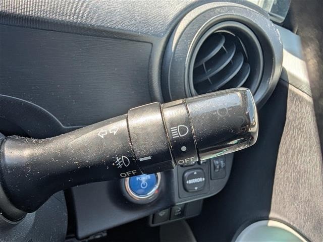 Toyota AQUA 2012 8005132-22