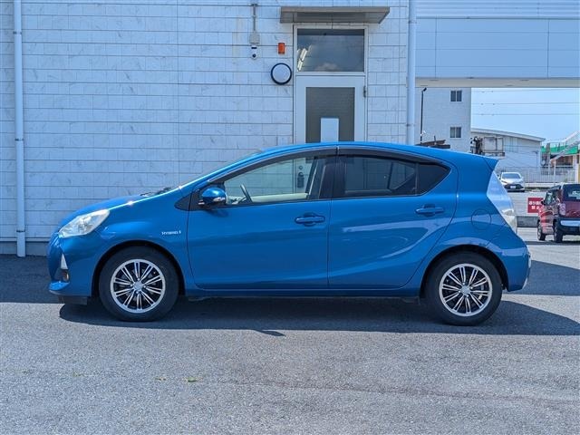 Toyota AQUA 2012 8005132-7