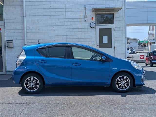 Toyota AQUA 2012 8005132-8