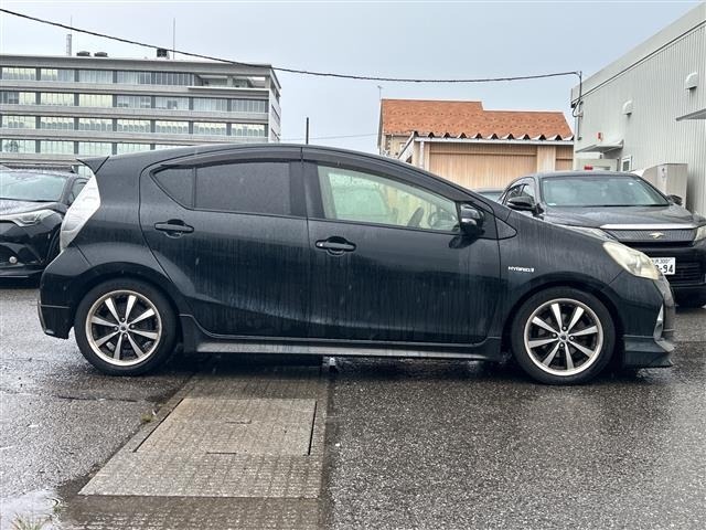 Toyota AQUA 2013 8005160-10