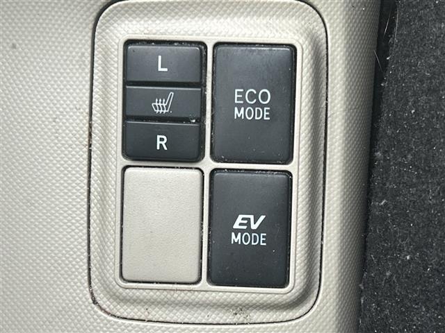 Toyota AQUA 2013 8005160-22