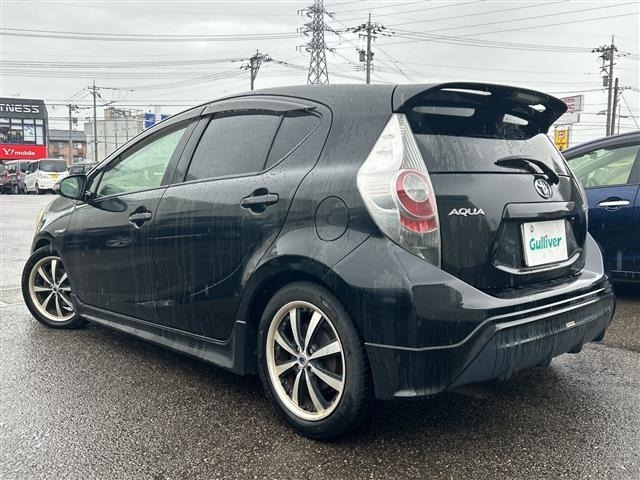 Toyota AQUA 2013 8005160-30