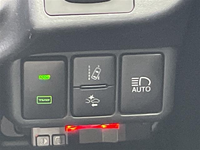 Toyota AQUA 2018 8005179-1