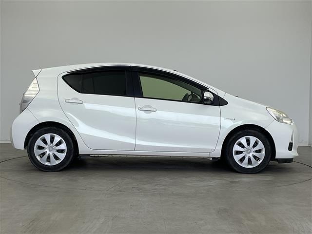 Toyota AQUA 2014 8005180-2