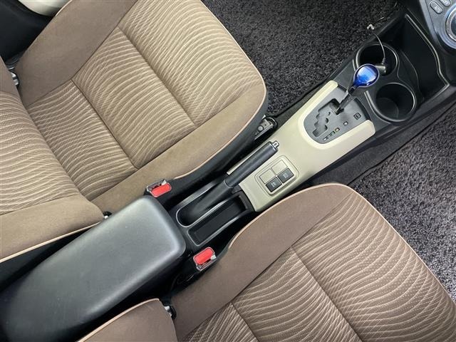 Toyota AQUA 2014 8005180-3