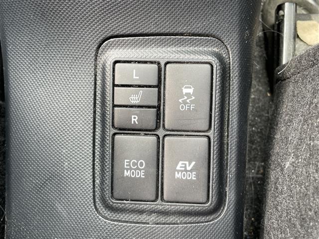 Toyota AQUA 2015 8005279-11