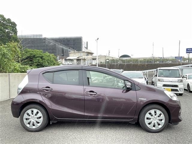 Toyota AQUA 2014 8005471-1