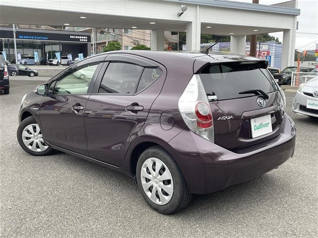 Toyota AQUA 2014 8005471-17