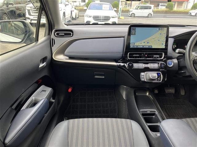 Toyota AQUA 2021 8005472-9
