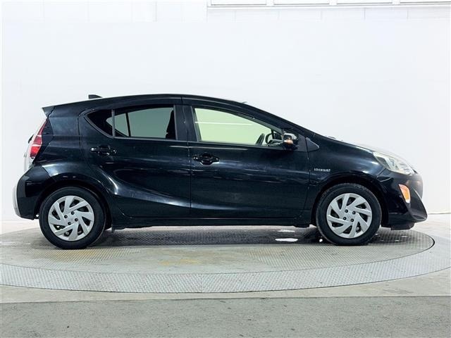 Toyota AQUA 2015 8005571-4