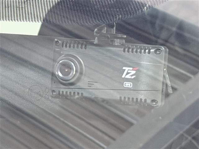 Toyota AQUA 2015 8005571-5
