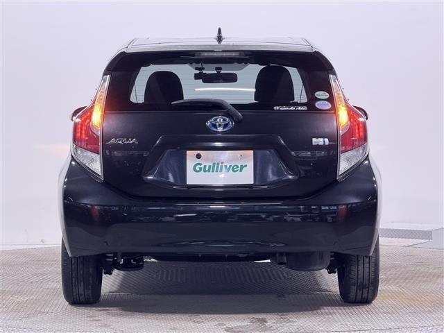 Toyota AQUA 2015 8005571-6