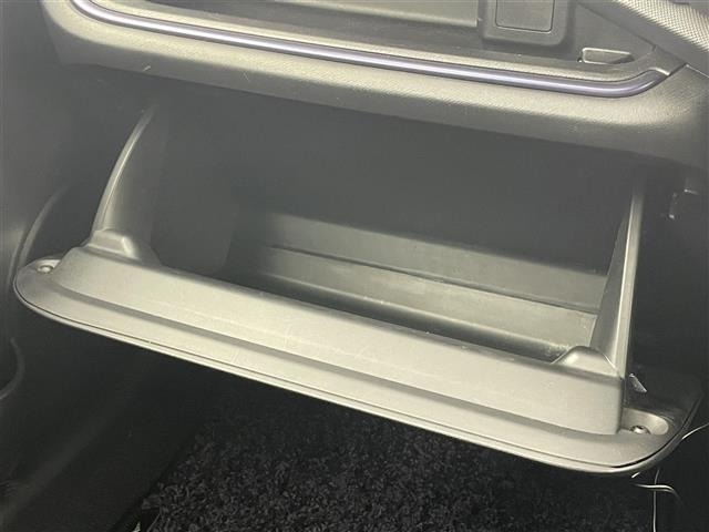 Toyota AQUA 2015 8005740-13