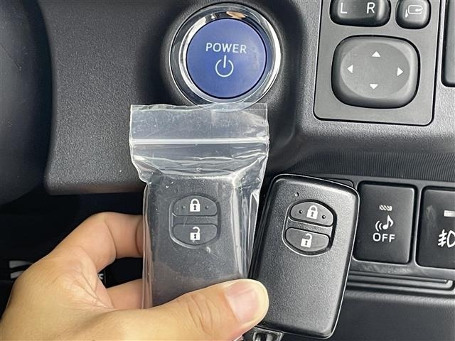 Toyota AQUA 2015 8005740-20