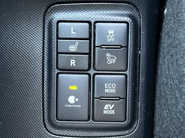 Toyota AQUA 2018 8005758-9