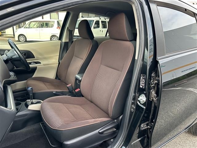 Toyota AQUA 2013 8005801-2