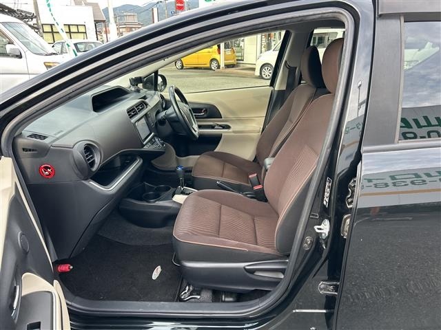 Toyota AQUA 2013 8005801-4