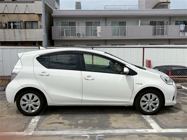 Toyota AQUA 2014 8005827-1