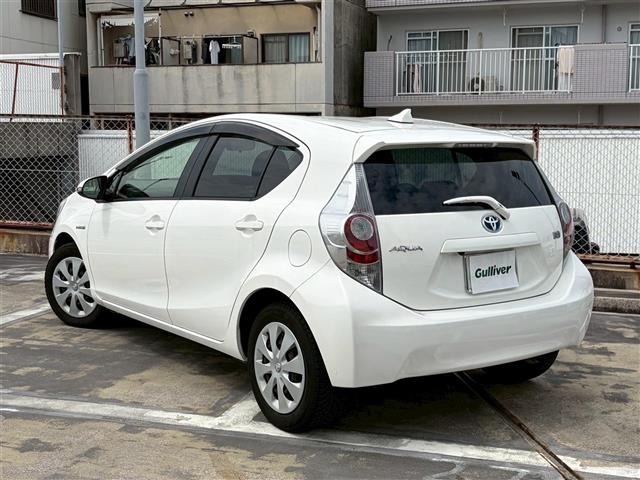 Toyota AQUA 2014 8005827-13