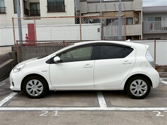 Toyota AQUA 2014 8005827-17