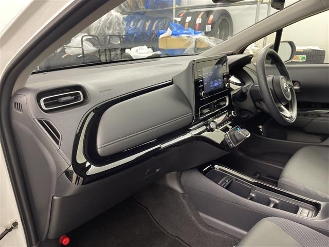 Toyota AQUA 2025 8005847-6