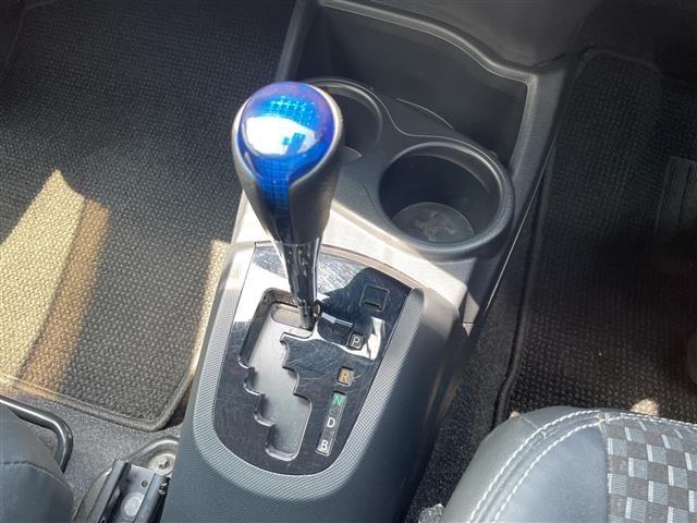 Toyota AQUA 2016 8005890-1