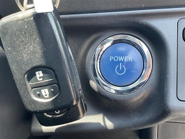 Toyota AQUA 2016 8005890-5
