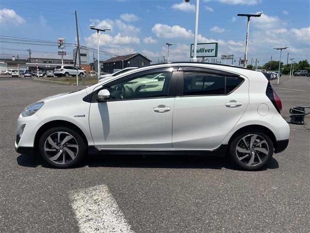 Toyota AQUA 2016 8005890-6