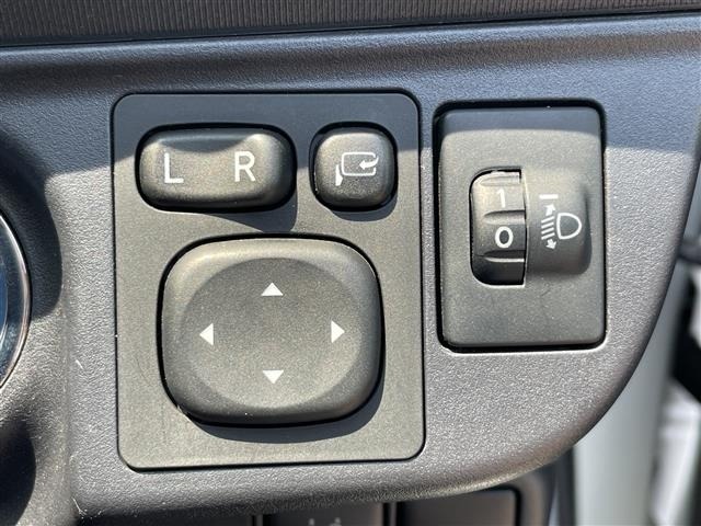 Toyota AQUA 2016 8005890-7
