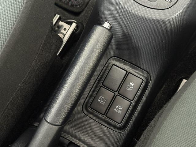 Toyota AQUA 2015 8005891-11
