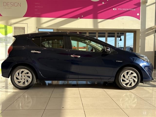 Toyota AQUA 2018 8005973-6
