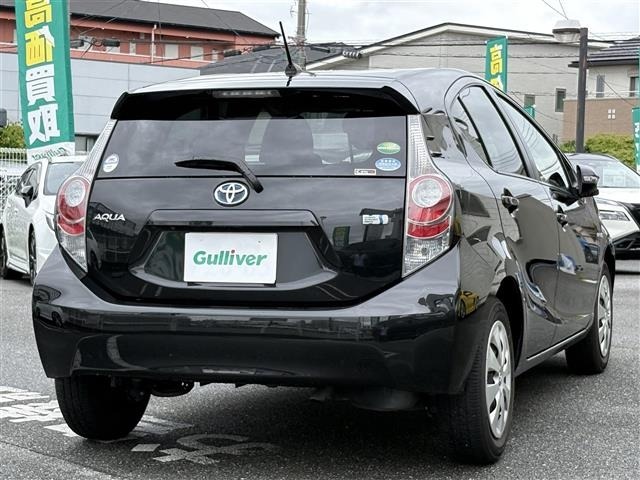 Toyota AQUA 2013 8006011-1