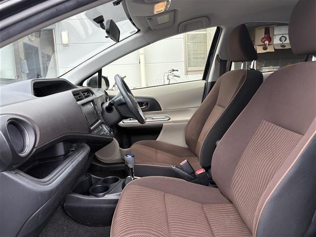 Toyota AQUA 2013 8006011-11