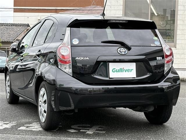 Toyota AQUA 2013 8006011-13