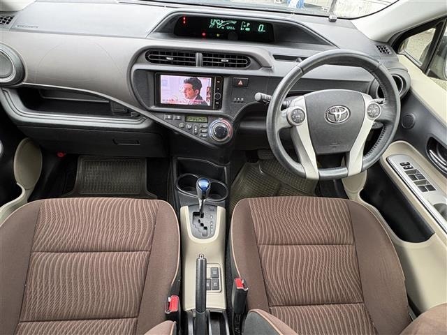 Toyota AQUA 2013 8006011-14