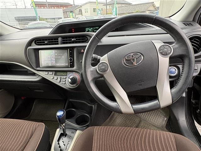 Toyota AQUA 2013 8006011-2