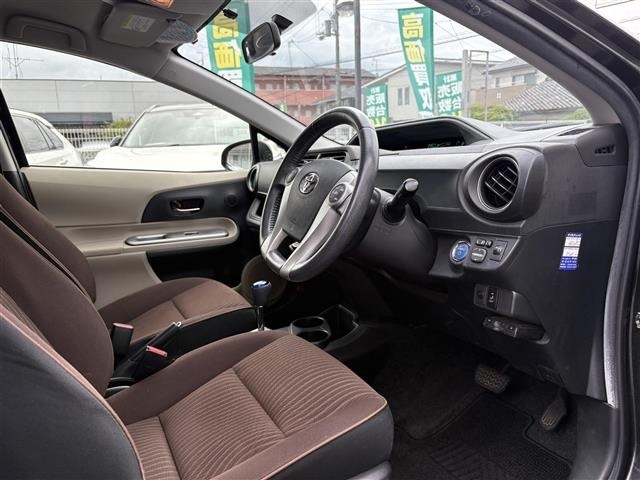 Toyota AQUA 2013 8006011-5