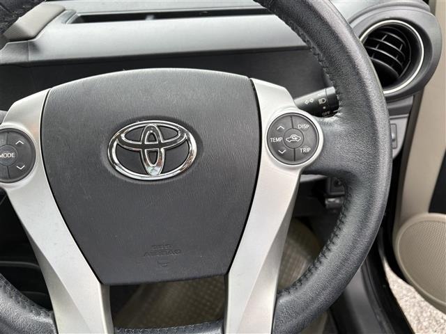 Toyota AQUA 2013 8006011-6