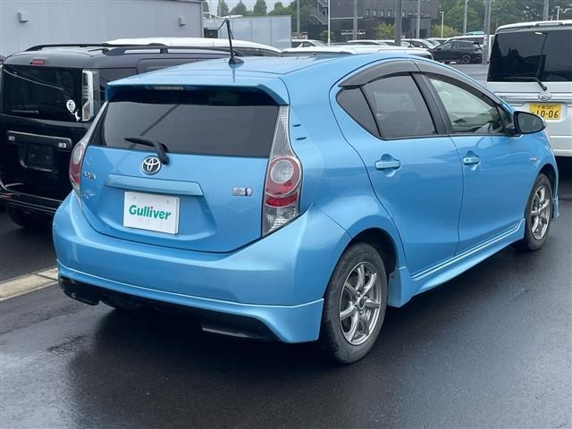 Toyota AQUA 2013 8006041-10