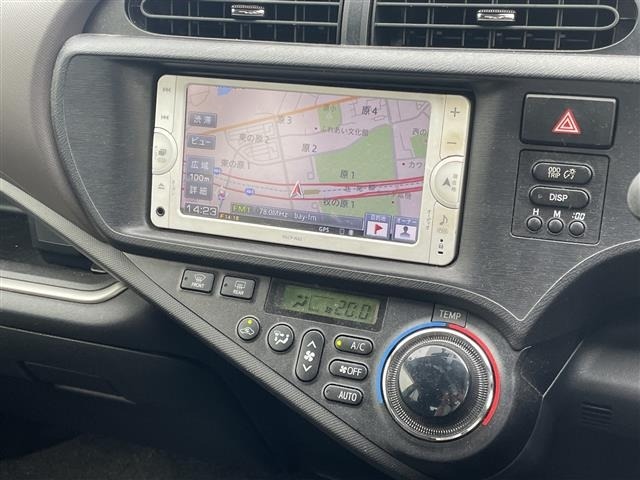 Toyota AQUA 2013 8006041-18