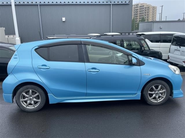 Toyota AQUA 2013 8006041-19