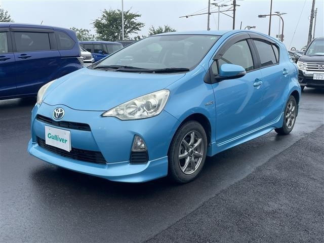 Toyota AQUA 2013 8006041-2