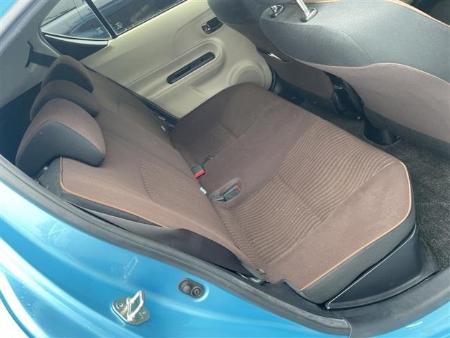Toyota AQUA 2013 8006041-3