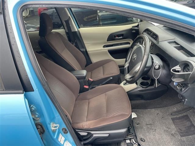 Toyota AQUA 2013 8006041-6
