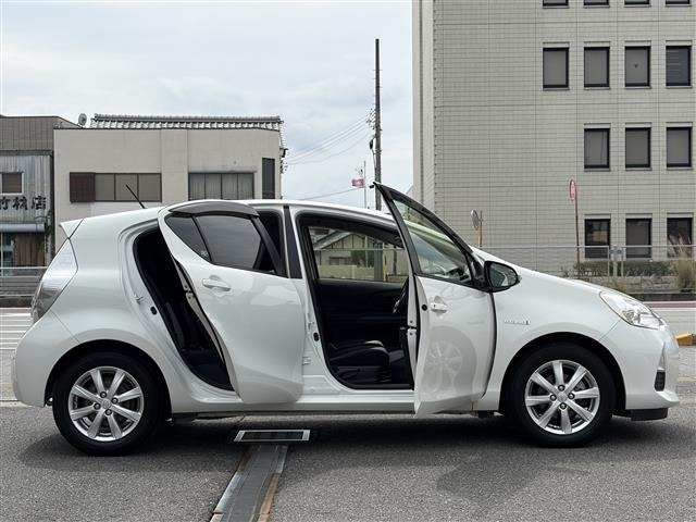Toyota AQUA 2014 8006065-10
